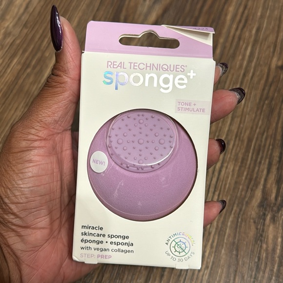 Real Techniques Other - MIRACLE SKINCARE SPONGE